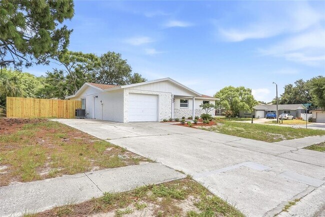 Building Photo - 1004 Idlebriar Way