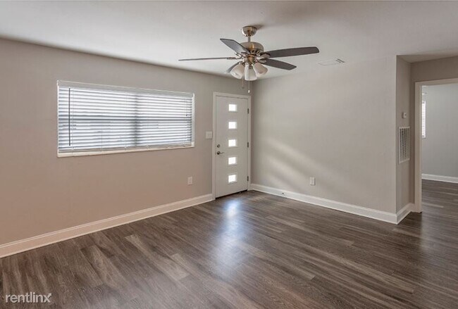 Building Photo - 3104 W San Juan St