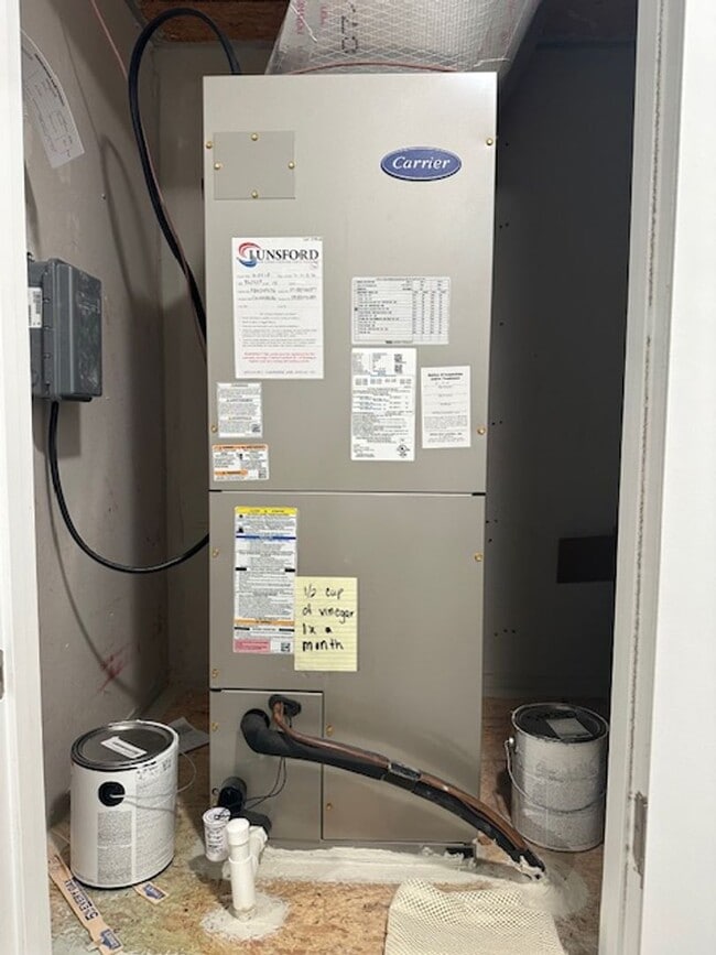 Building Photo - Beautiful 4/2/2 newer home for rent w/ community pool, playground, picnic area!