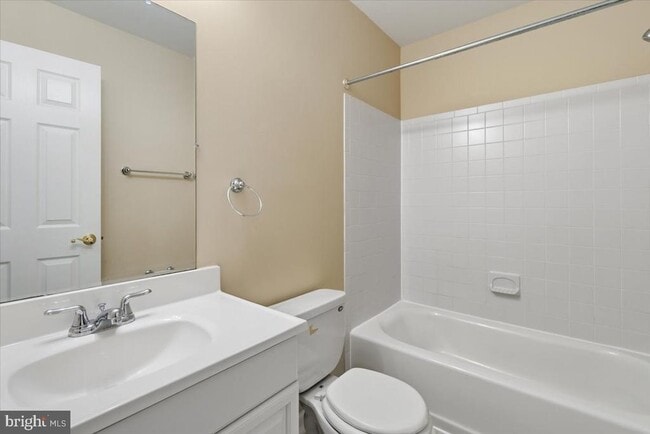 Building Photo - 15516 Three Otters Pl