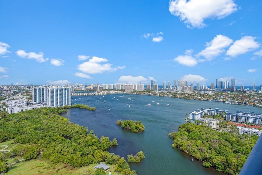 Building Photo - 16385 Biscayne Blvd