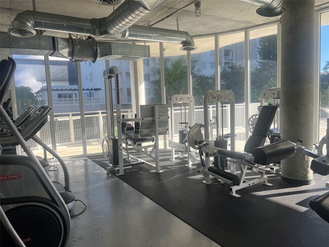 Building Photo - 444 N E St