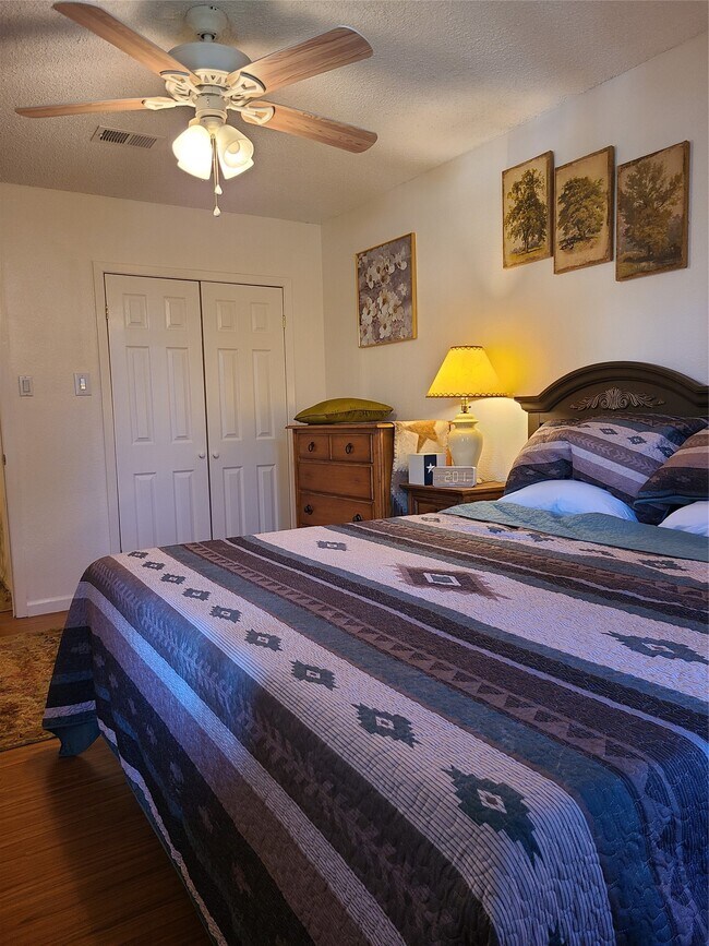 Building Photo - 17018 Water Oak Dr