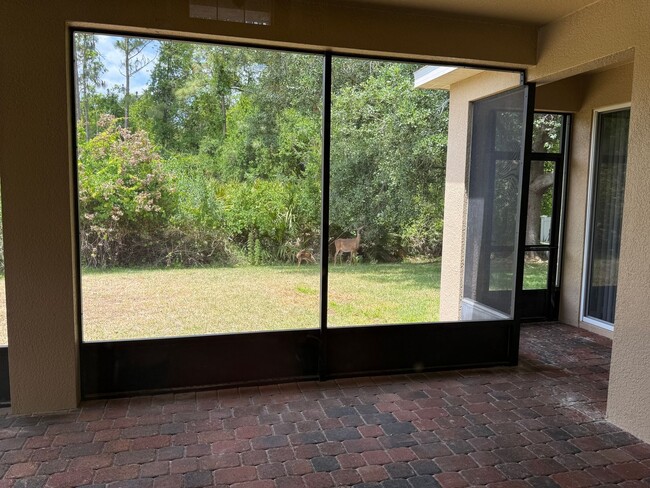 Building Photo - GORGEOUS Two Story 4/3.5 home in sought af...