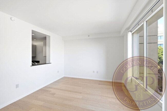 Building Photo - 140 S Van Ness Ave