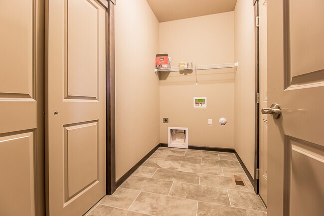 Building Photo - 15176 N Pristine Cir