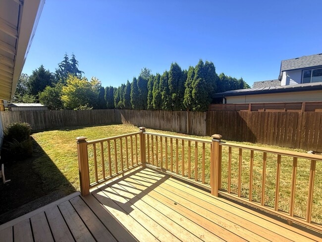 Building Photo - Updated 3B/2Ba Ranch in Five Corners!