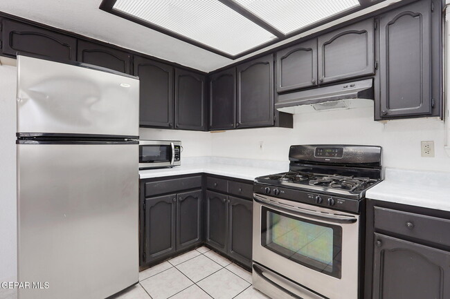 Building Photo - 4620 Loma De Cobre Dr