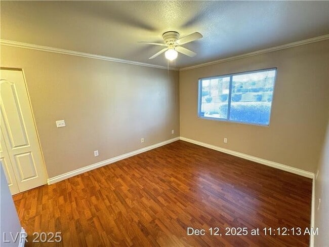 Building Photo - COZY 1ST FLOOR UNIT TUCKED AWAY IN THE OLD HENDERSON AREA!!