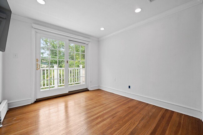 Building Photo - 20 Tenmore Rd