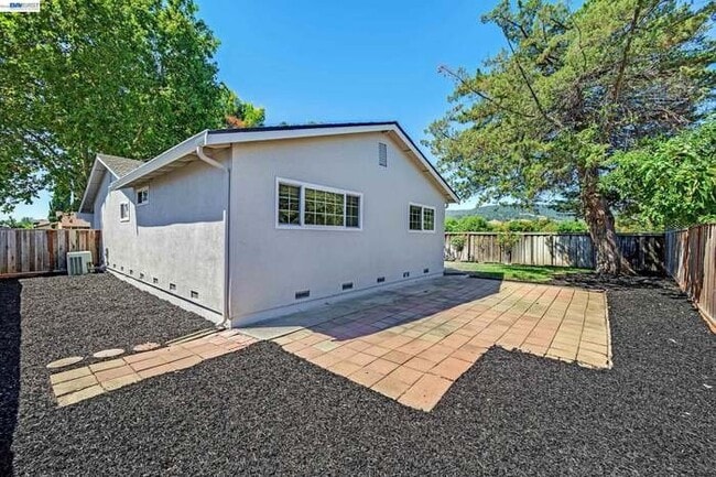 Building Photo - 6877 Rayland Ct