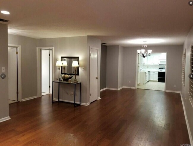 Building Photo - 2461 Price St