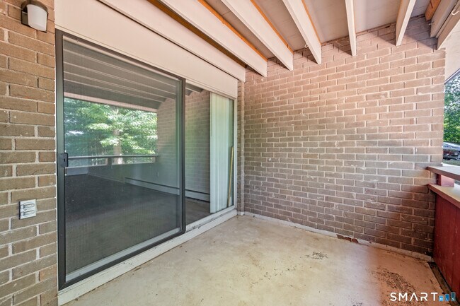 Building Photo - 38 Rambling Brook Ln