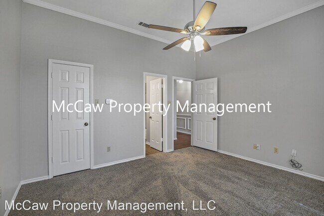 Building Photo - 3 br, 2 bath House - 803 Summit Dr.