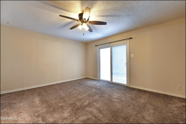 Building Photo - 424 Stonebluff Rd