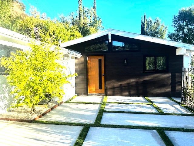 Building Photo - 22421 Mulholland Dr