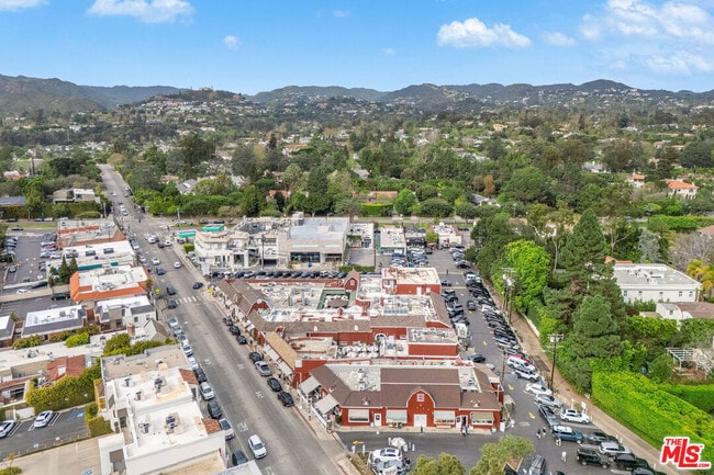 Building Photo - 1039 26th St