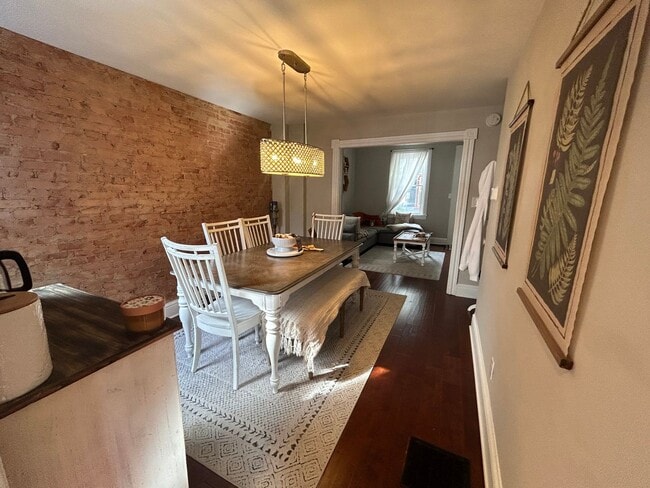 Building Photo - Now Leasing - Beautiful 3-bedroom, 1.5-bat...