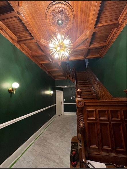 Building Photo - 612 Union St