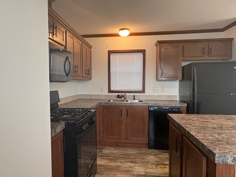 Building Photo - 309 Spring Park Dr