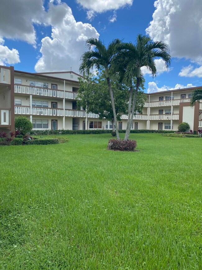 Primary Photo - 528 Mansfield M