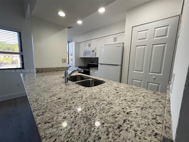 Building Photo - 9795 SW 138th Ave