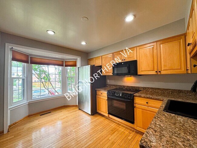 Building Photo - 566 Windover Ave NW