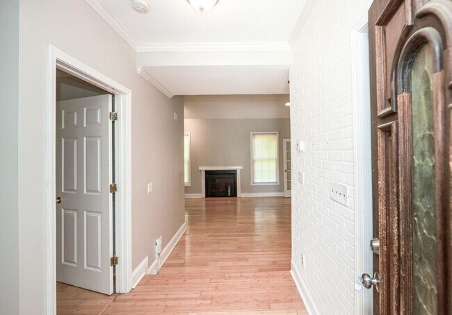 Building Photo - 3873 King Edward Trail SW