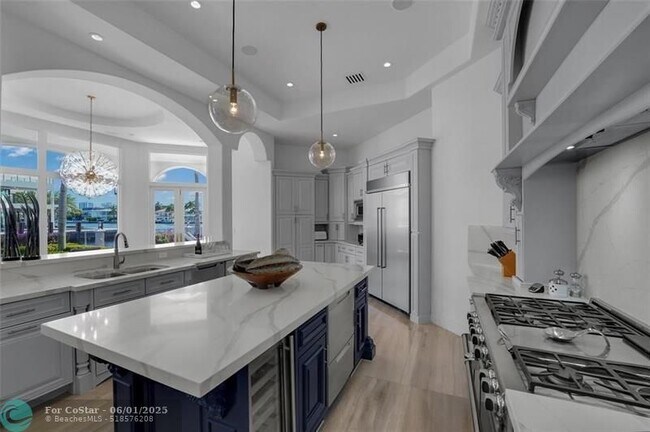 Building Photo - 3311 NE 57th Ct