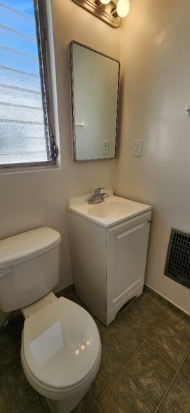 Building Photo - 8315 Clinton Ave