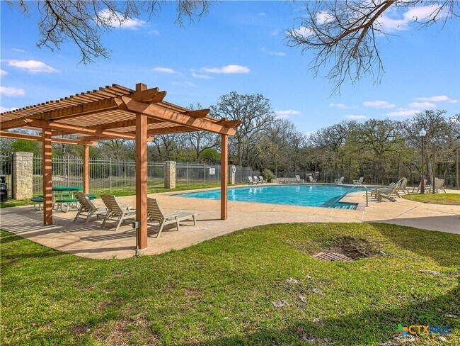 Building Photo - 2012 Wood Glen Dr