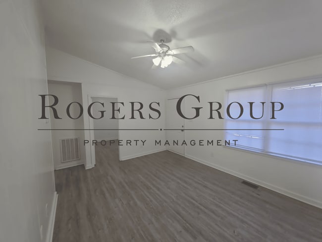 Building Photo - #450 - 240-242 Crozier St Duplex