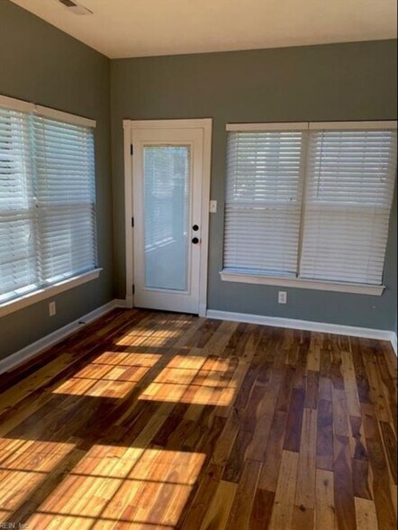 Building Photo - 713 Tallahassee Dr