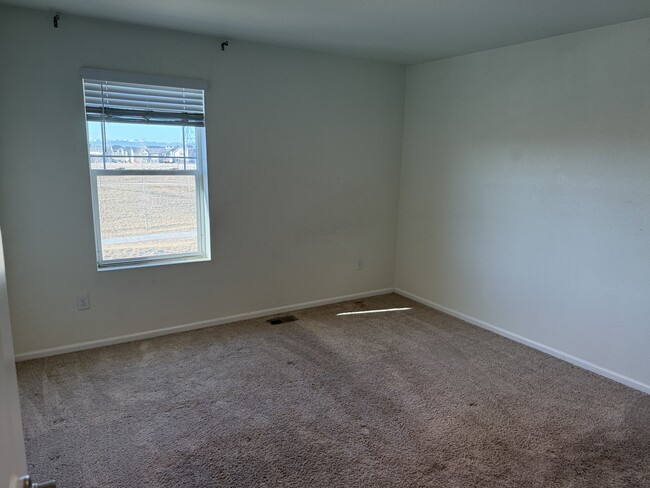 Building Photo - 221 S Quantock St