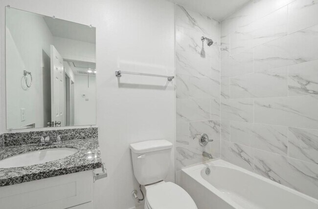 Building Photo - For Lease- Housing Vouchers Accepted | 3 Bed, 2 Bath |1,150 Sq Ft | Parkhurst Place |