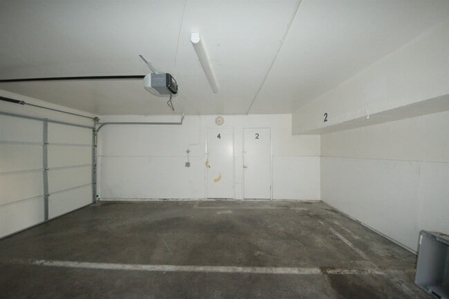 Building Photo - 1214 Sycamore Dr