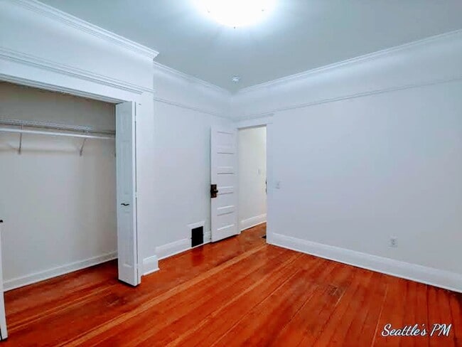 Building Photo - Updated Charming 4 Bedroom-2 Bathroom Home...