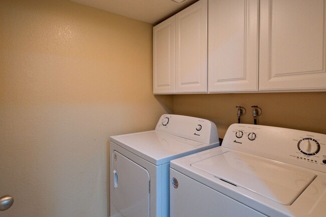 Building Photo - Fabulous 2 bedroom condo for rent in San R...