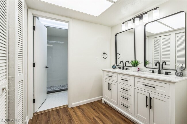 Building Photo - 16448 Timberlakes Dr