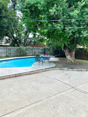 Building Photo - 704 Matthews Ct