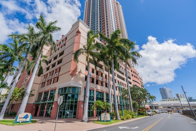 Building Photo - PANORAMIC CITY & OCEAN VIEWS - ONE ARCHER ...