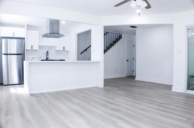 Building Photo - 4176 Brewster Rd