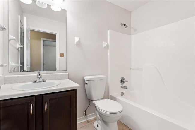 Building Photo - 8382 Oak Pointe Ct