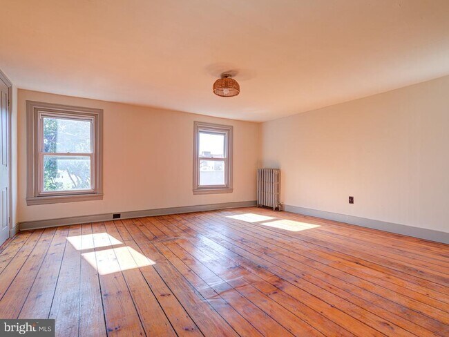 Building Photo - 1439 N Howard St
