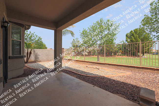 Building Photo - Spectrum at Val Vista