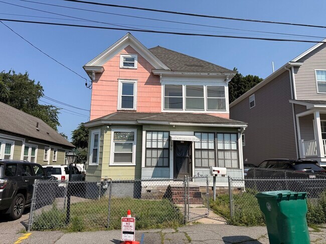 Building Photo - 190 Ennell St