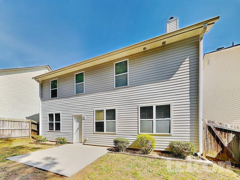 Building Photo - 34 Crescent Woode Dr