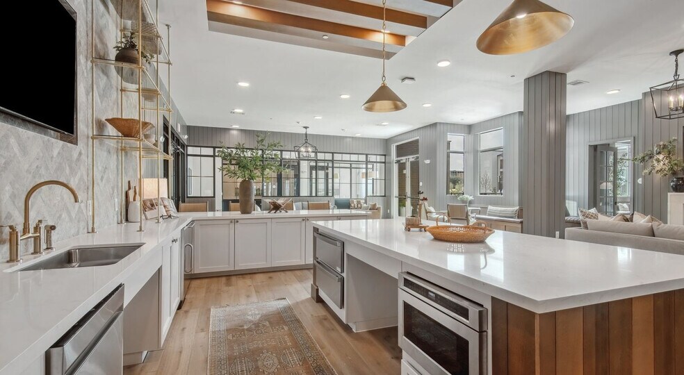 Building Photo - 1301 Leah Ave