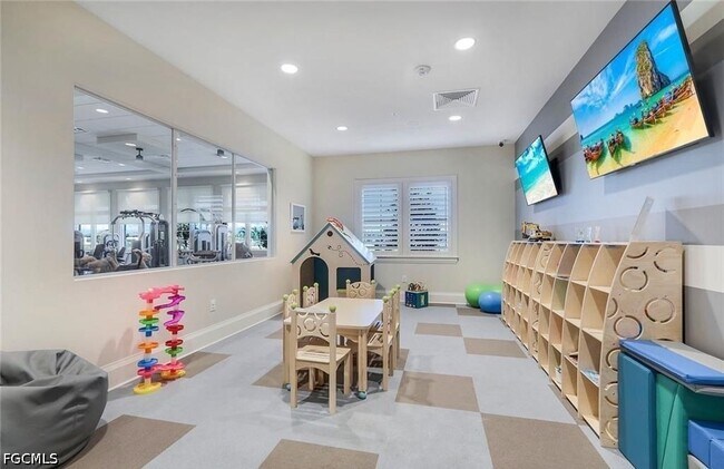 Building Photo - 14255 Pine Lodge Ln