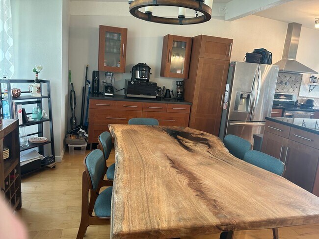 Building Photo - Luxurious Carlsbad Townhome with Ocean Views